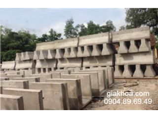 Dải phân cách chia làn đường